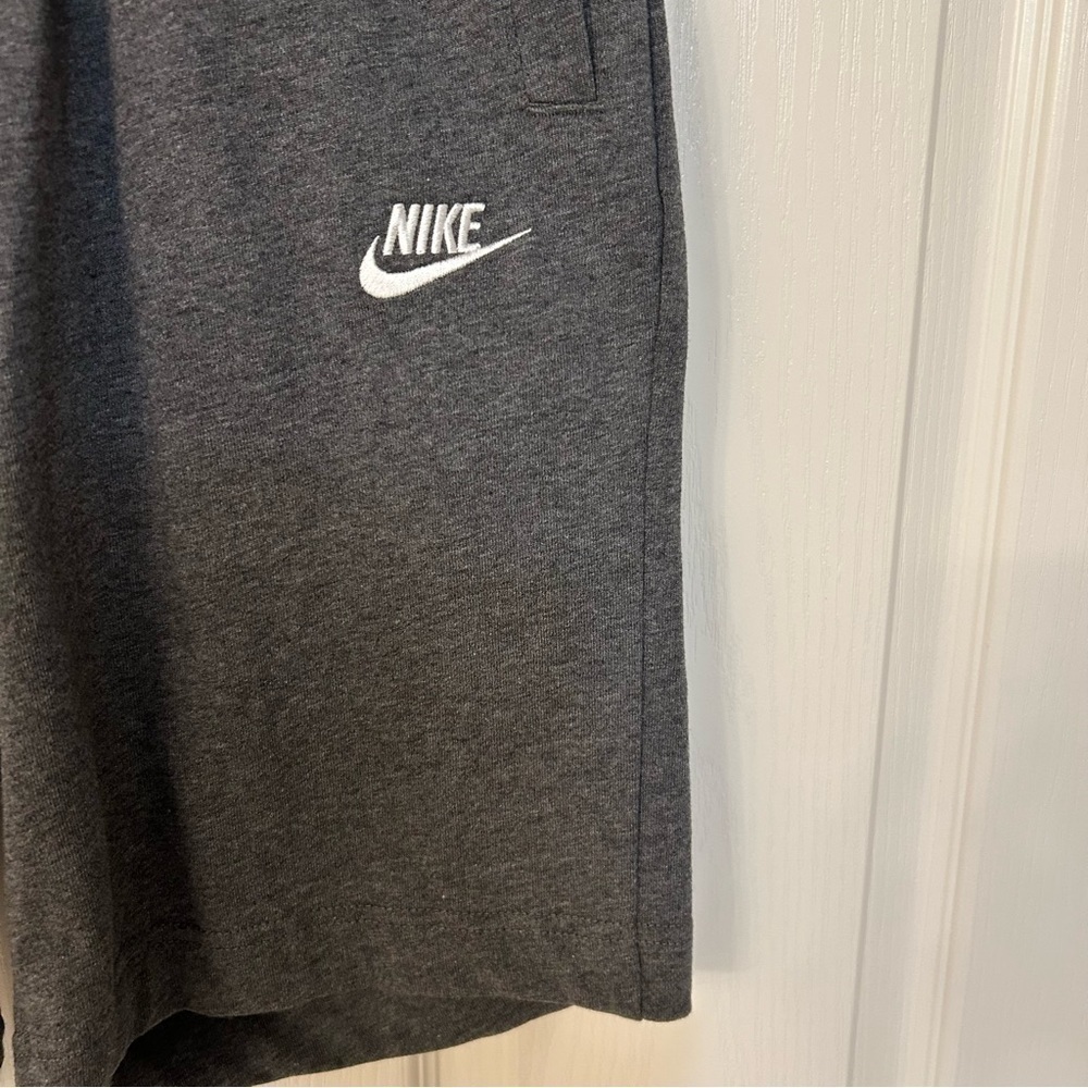 Nike Men's Shorts Standard Fit at Knee high in Gray Size S - Picture 6 of 10